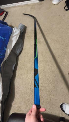 Senior Right Handed P92 Nexus Geo Hockey Stick