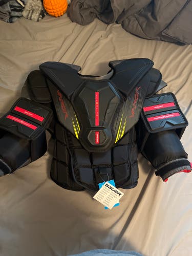 New Small Bauer Hyperlite 2 Goalie Chest Protector