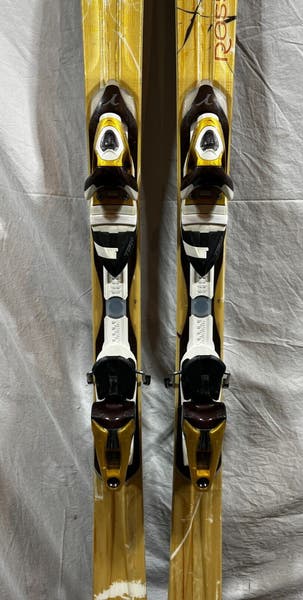 Rossignol Attraxion 6 162cm 126-74-105 r=13m Skis Saphir 110