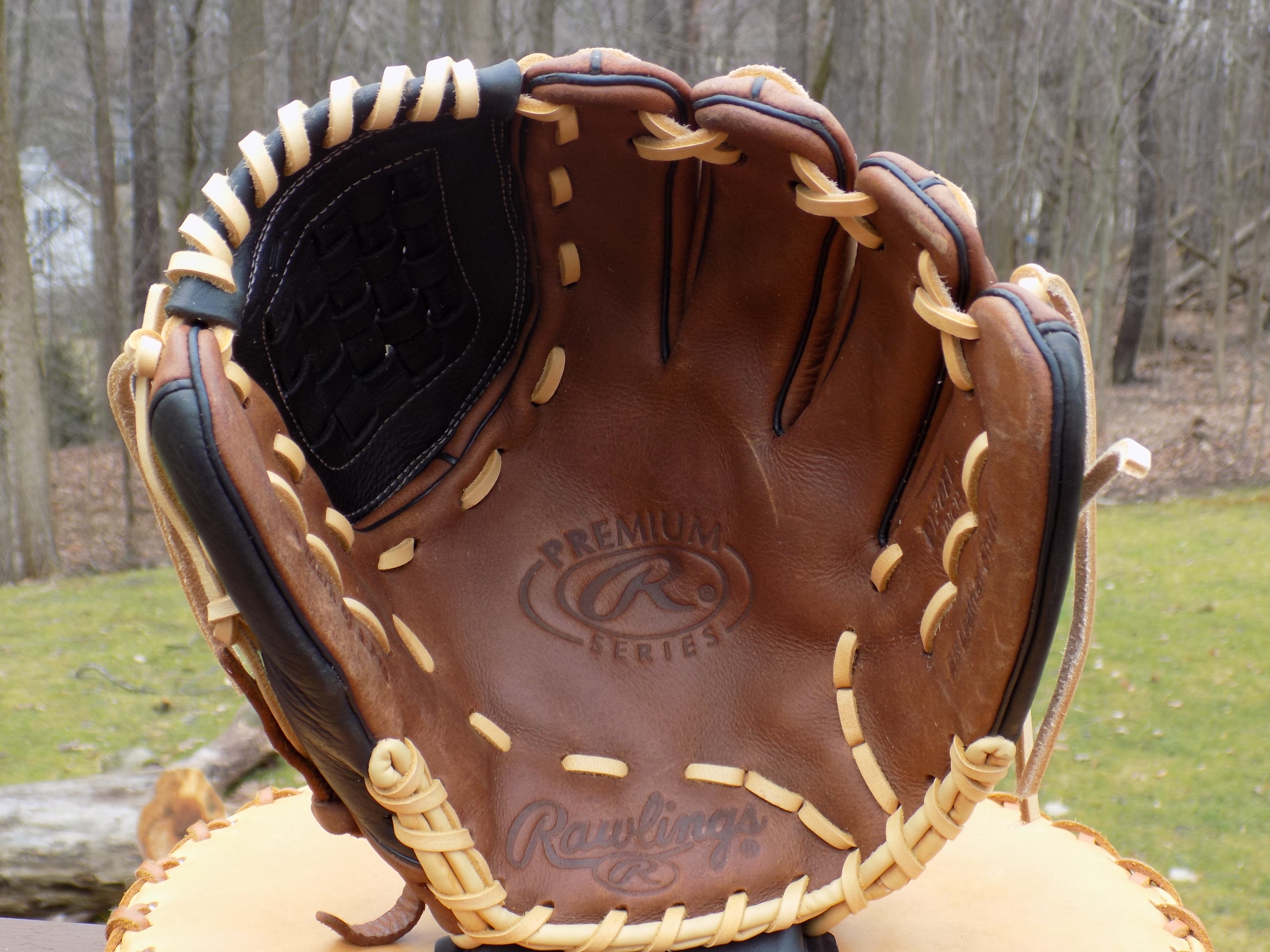 Used Rawlings Pitcher's Right Hand Throw Premium Series Baseball Glove 12"