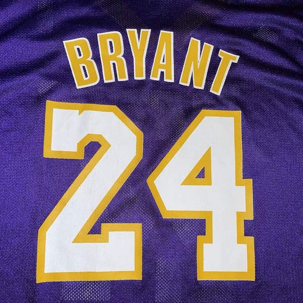 LAKERS KOBE BRYANT 24 バスケットボール　セットXL Kobe Bryant #24 L.A. Lakers Stitched Official NBA Jersey XL