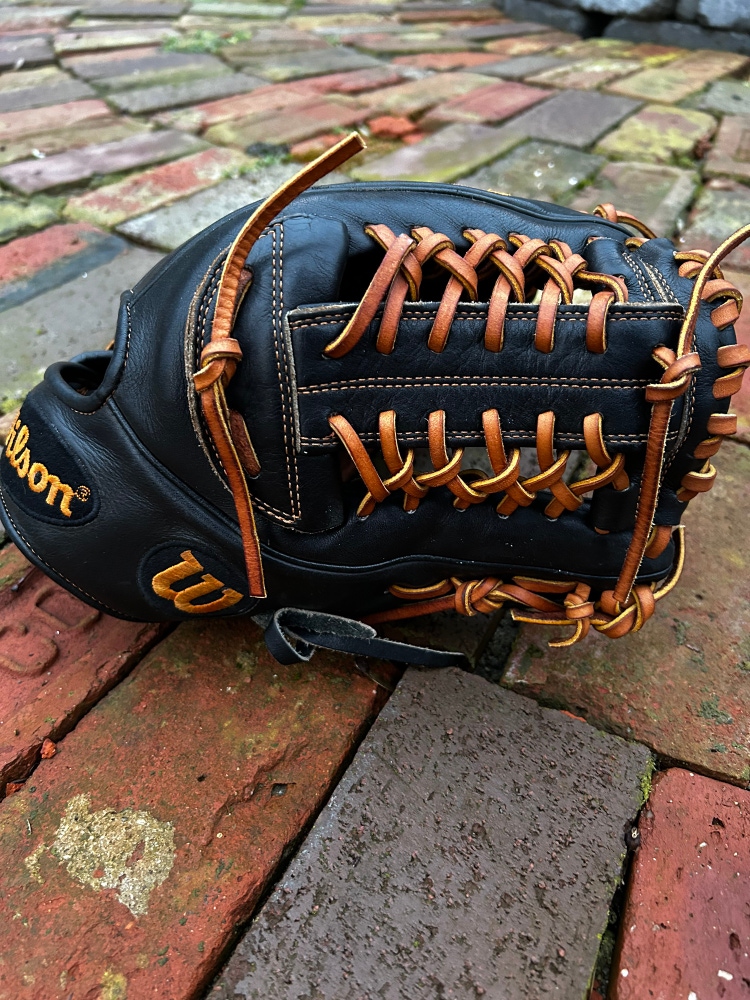Wilson A2k CJW 12” RHT Pitchers Glove