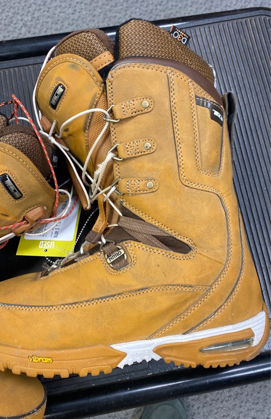 nitro faint tls snowboard boot womens Women's The womens Faint TLS continues to raise the bar within fit and durability Nitro 2018 Faint Womens Snowboard
