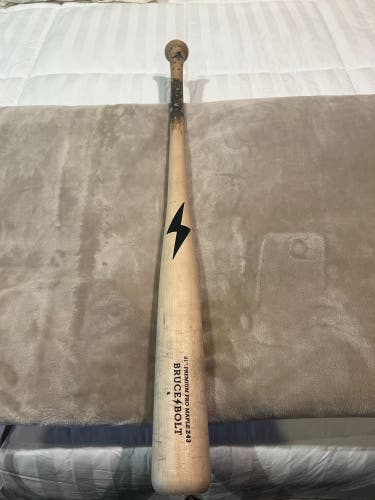 Bruce Bolt wood bat