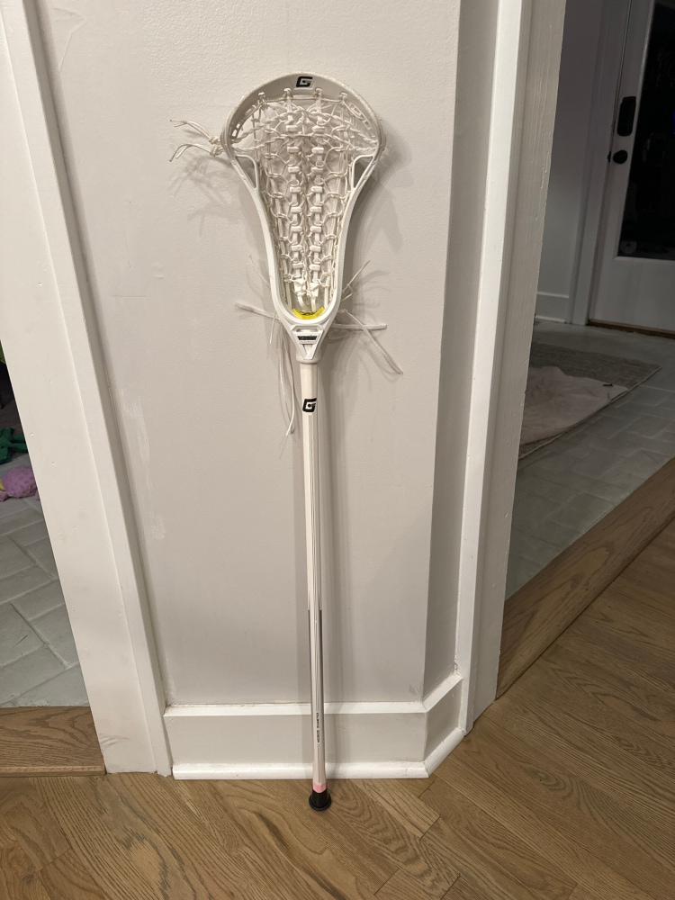 Woman’s Gait draw lacrosse stick