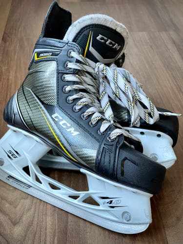 Gently Used CCM 9060 Skates | Senior Size 7 Regular Width