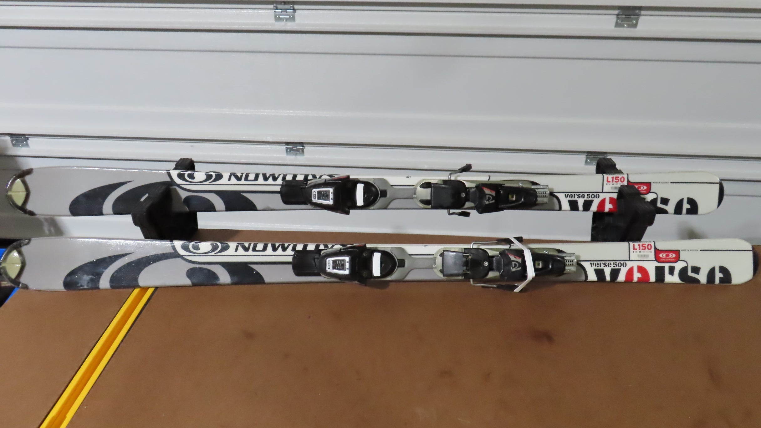 Used unisex Salomon Verse 500 skis with demo bindings, 150 cm