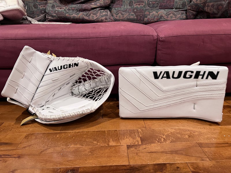Like new Vaughn Regular SLR2 pro carbon gloves