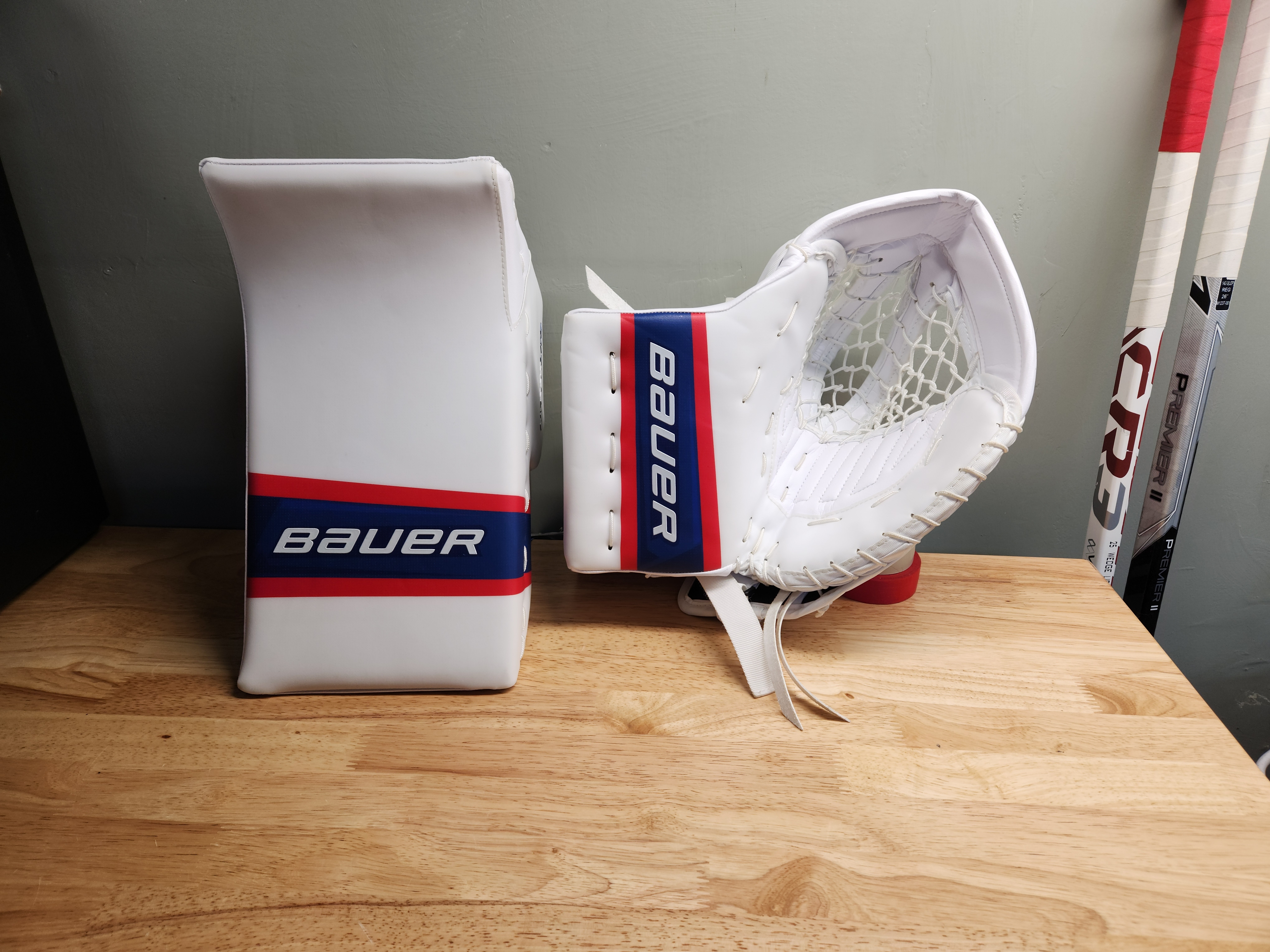 New NHL Habs Bauer Pro Stock Supreme Glove/Blocker Set