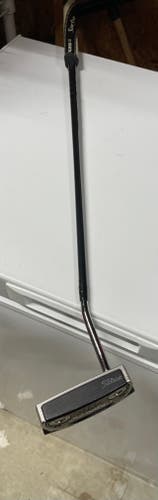 Black Unisex Used Scotty Cameron Right Handed Mallet Futura 6M Putter Uniflex 33.5"