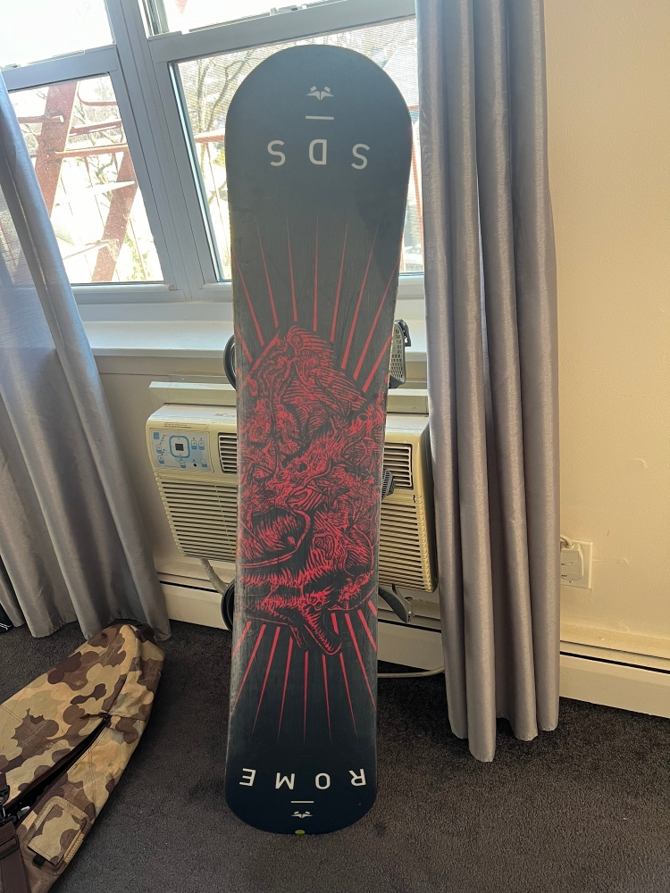 Used  Rome SDS Without Bindings Medium Flex True Twin Snowboard