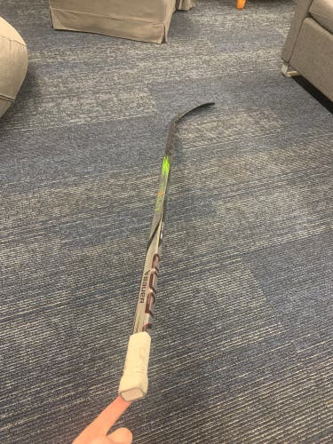 Hyp2rlite ( Hyperlite 2 ) p28 77 flex hockey stick