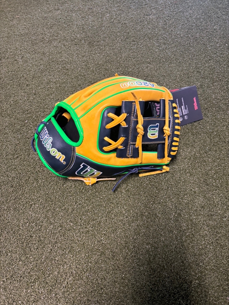 Wilson Savanna Banana A2000 Baseball Glove