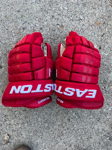 Senior 14”Easton 4 roll pro stock hockey gloves