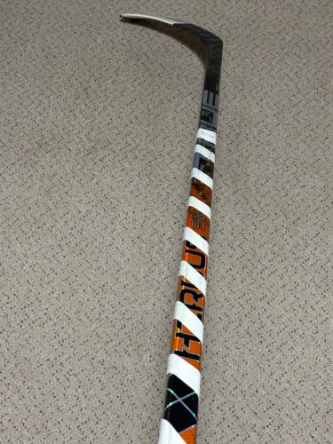 Senior Used Right Handed True Hzrdus 9X Hockey Stick
