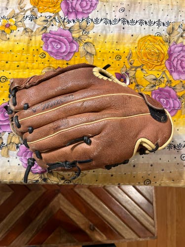 Marucci Baseball Glove