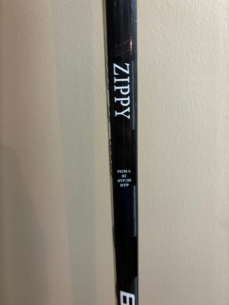 Senior Left Hand P92M Pro Stock Vapor Hyperlite Hockey Stick