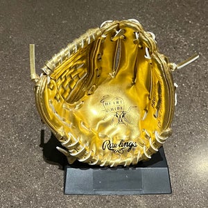 Rawlings Miniature Gold Glove Award (Check Description)
