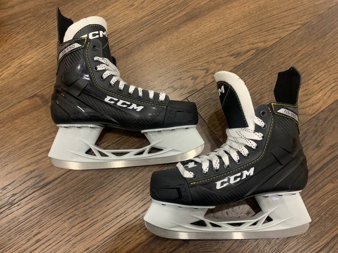 New Senior CCM Tacks AS 550 Hockey Skates Regular Width 8