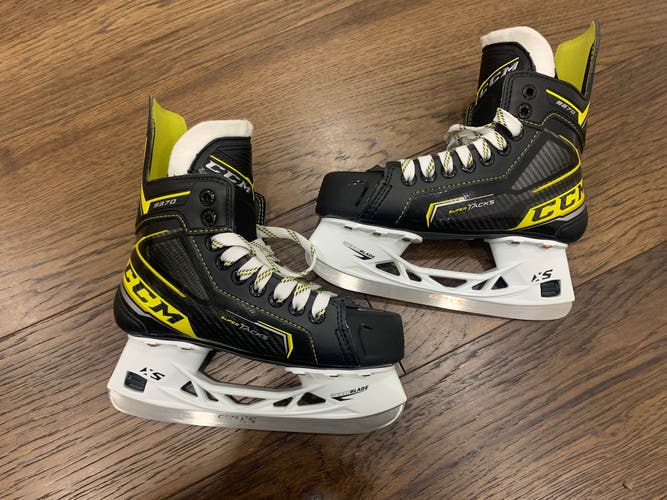 New Junior CCM Super Tacks 9370 Hockey Skates Extra Wide Width Size 3