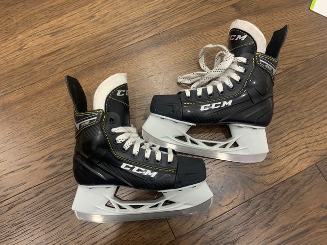 New Junior CCM Tacks 9350 Hockey Skates Regular Width Size 1