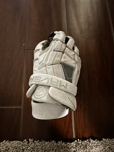 Used Maverik M5 Lacrosse Goalie Gloves (13")