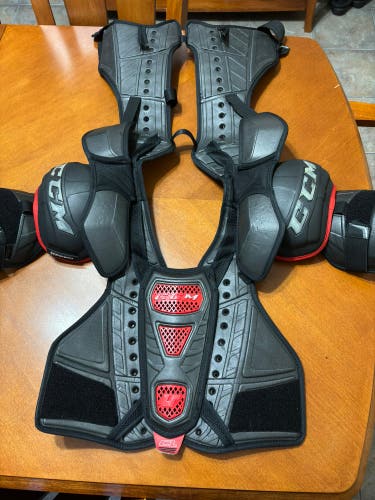 Senior XL CCM  U+ Crazy Light Shoulder Pads