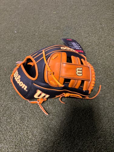 Wilson Glove of the month A2000 Baseball Glove