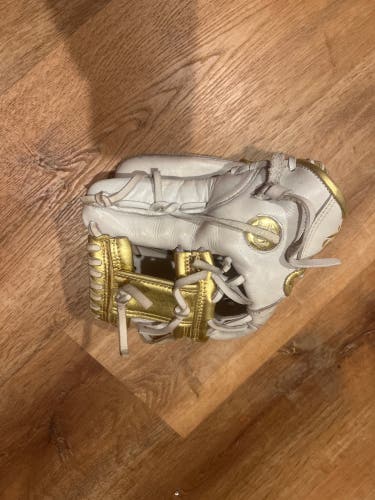 Men’s Softball Glove