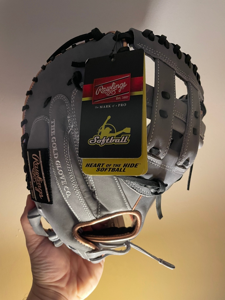 Rawlings Heart of the Hide Fastpitch Catchers mitt
