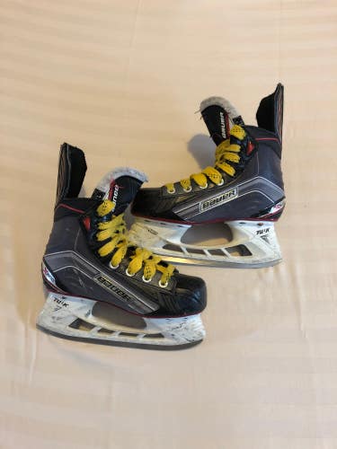 Used Junior Bauer Vapor X600 Hockey Skates (Regular) - Size: 1.5