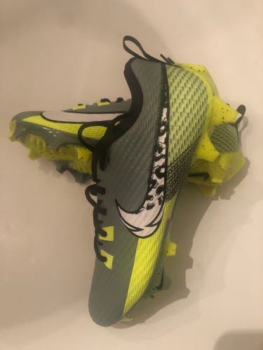 Nike Vapor Edge Speed360 Football Cleats. Men’s 10.  $140 Retail. New
