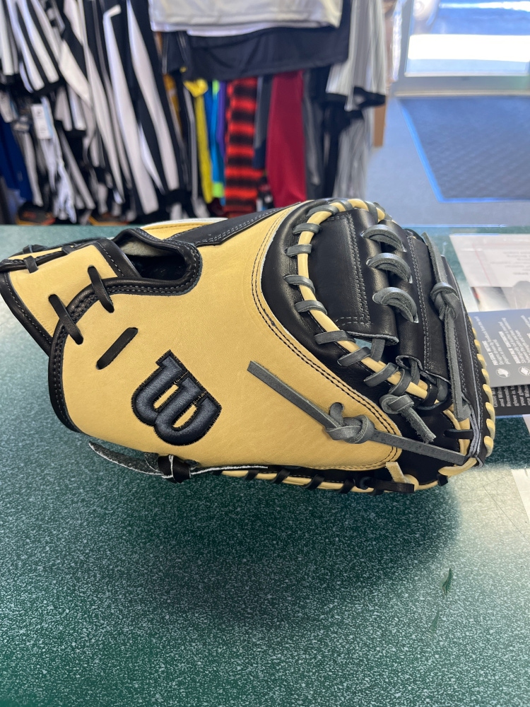 Wilson M23 Right Hand Throw 33.5" A2K Baseball Glove
