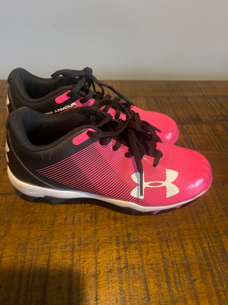 Under Armour pink and black youth cleats Size 1.5y