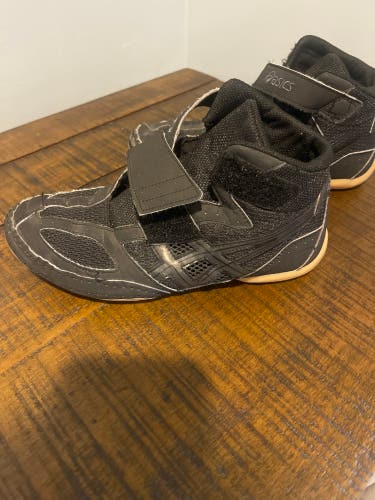 ASICS mat flex wrestling shoes Size 4