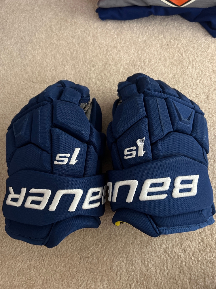 Canucks Bauer Pro stock 1S Gloves