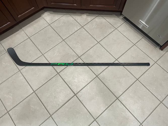 PRO E7 Iginla curve stick - 80 flex RH