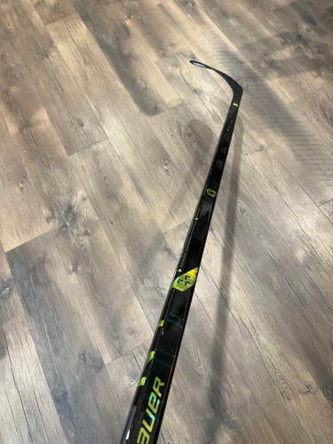 *NEW* Senior RH Ag5nt Hockey Stick