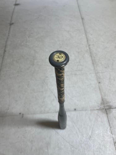 Used Easton (-11)  32" Ghost Bat