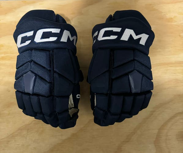 Used ccm hgtkpp gloves dark blue
