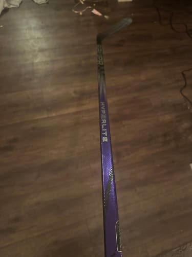 Intermediate CUSTOM Bauer Vapor Hyperlite 2 Hockey Stick Lie 5 P92 65 Flex Right Handed