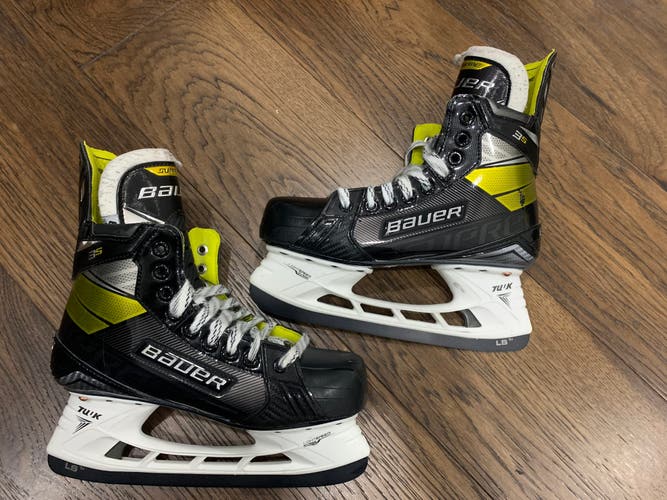 LIKE NEW Used Intermediate Bauer Supreme 3S Hockey Skates Regular Width 6