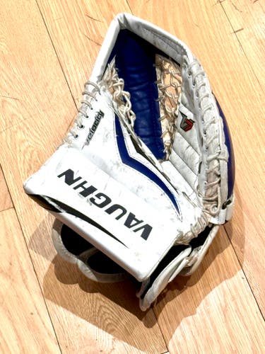 Used Vaughn Velocity V7 XR Junior Regular Goalie Glove