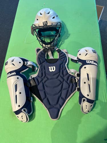 Used Youth Wilson EZ Gear Kit Catcher's Set