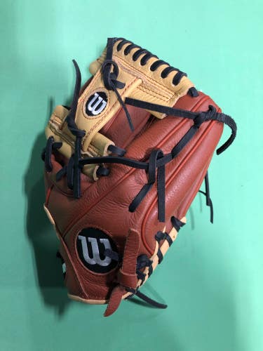 Used Kid Pitch (9YO-13YO) Wilson A550 Right Hand Throw Infield Baseball Glove 11"