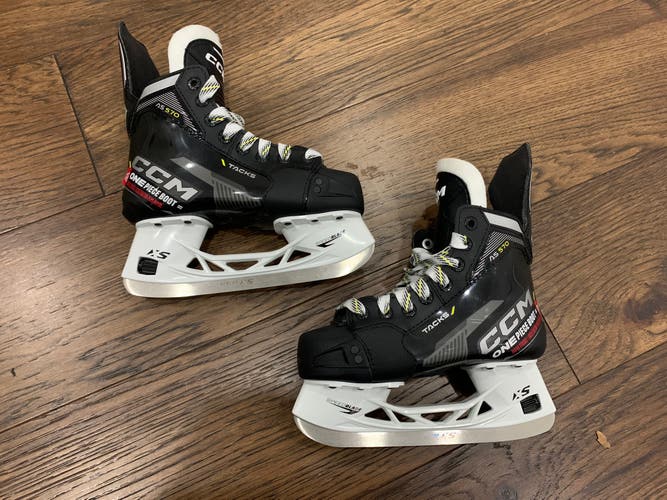New Junior CCM CCM Tacks AS570 JR Hockey Skates Hockey Skates Size 2