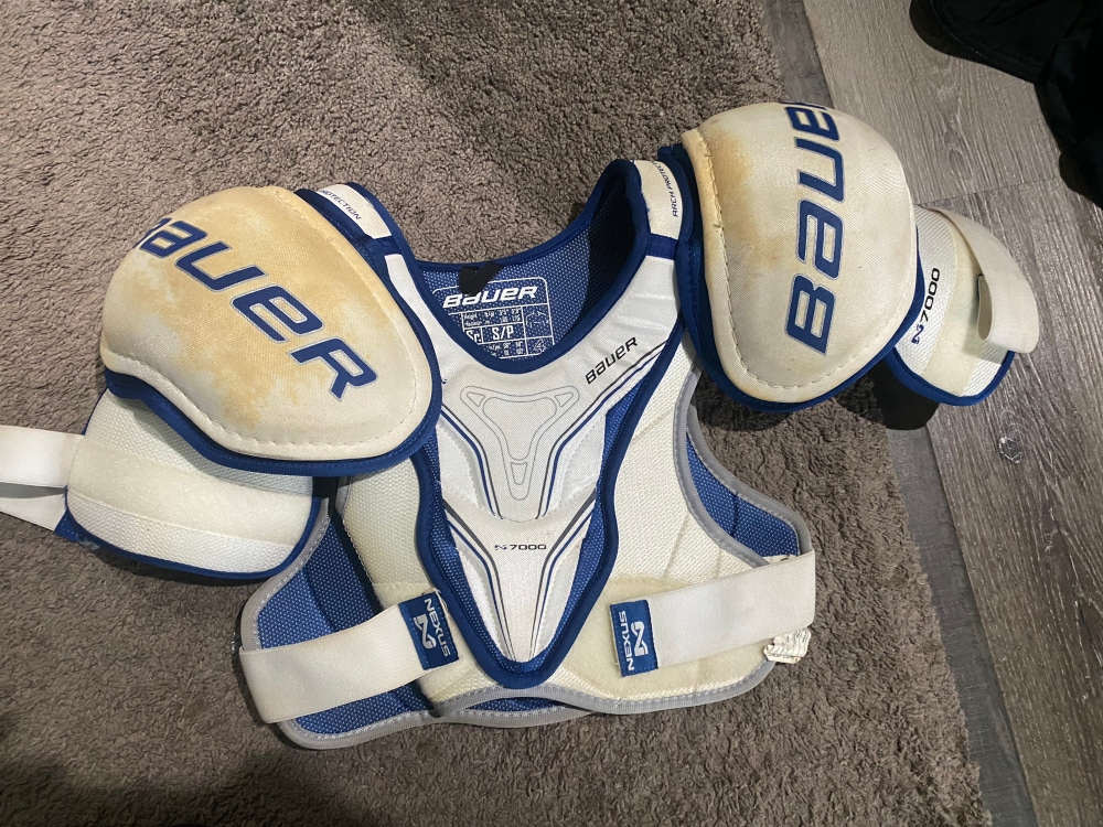 Used Small Bauer Nexus 7000 Shoulder Pads