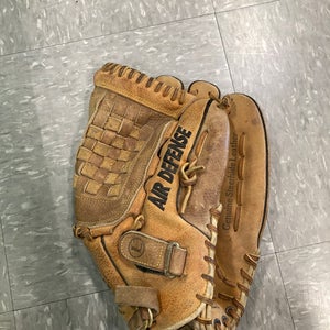 Used Adult Louisville Slugger TPS "Air Defense" Right Hand Throw Softball Glove 13.5"