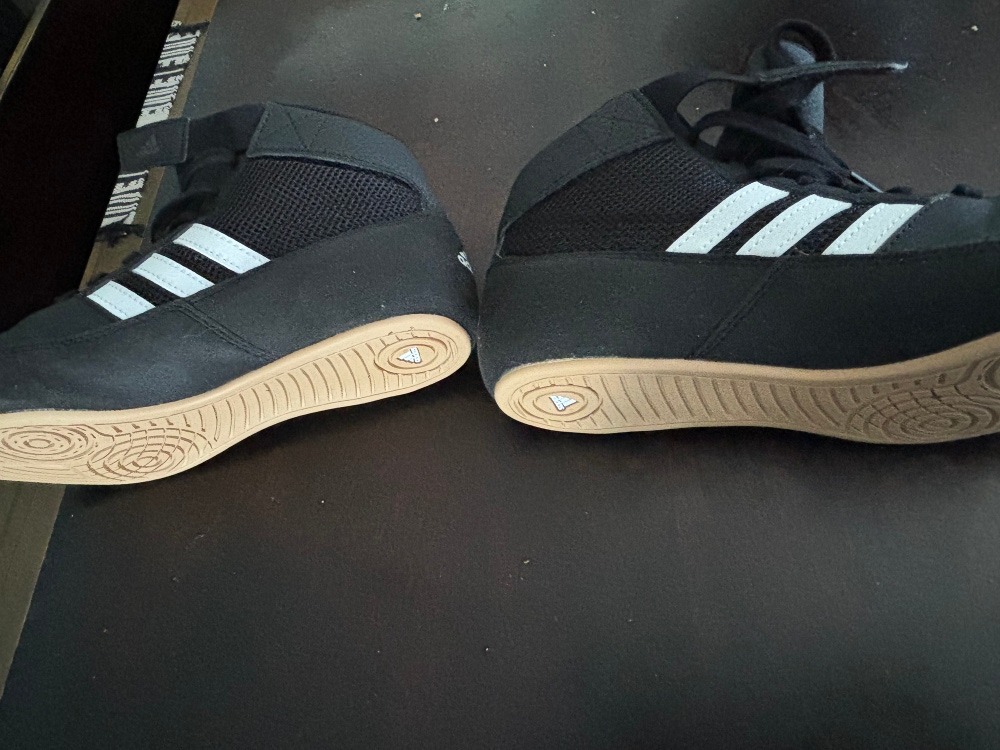 Adidas hvc2 Kid’s 3.5 wrestling shoes