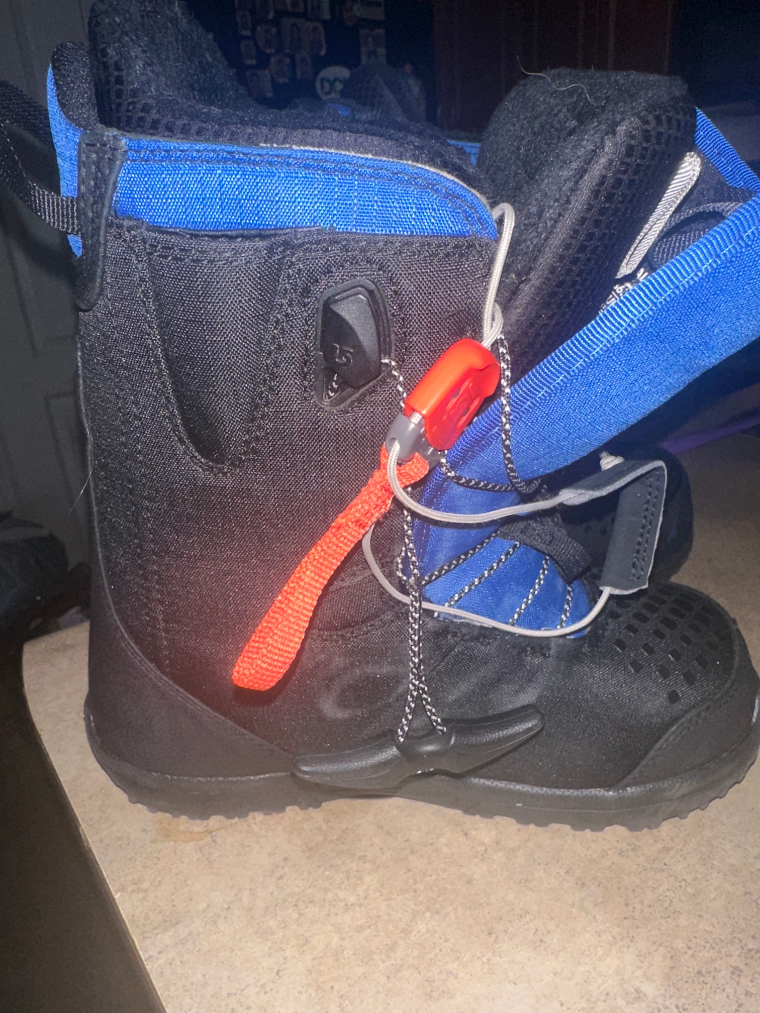 Used Unisex Size 5.0 (Women's 6.0) Burton Snowboard Boots Adjustable Flex All Mountain